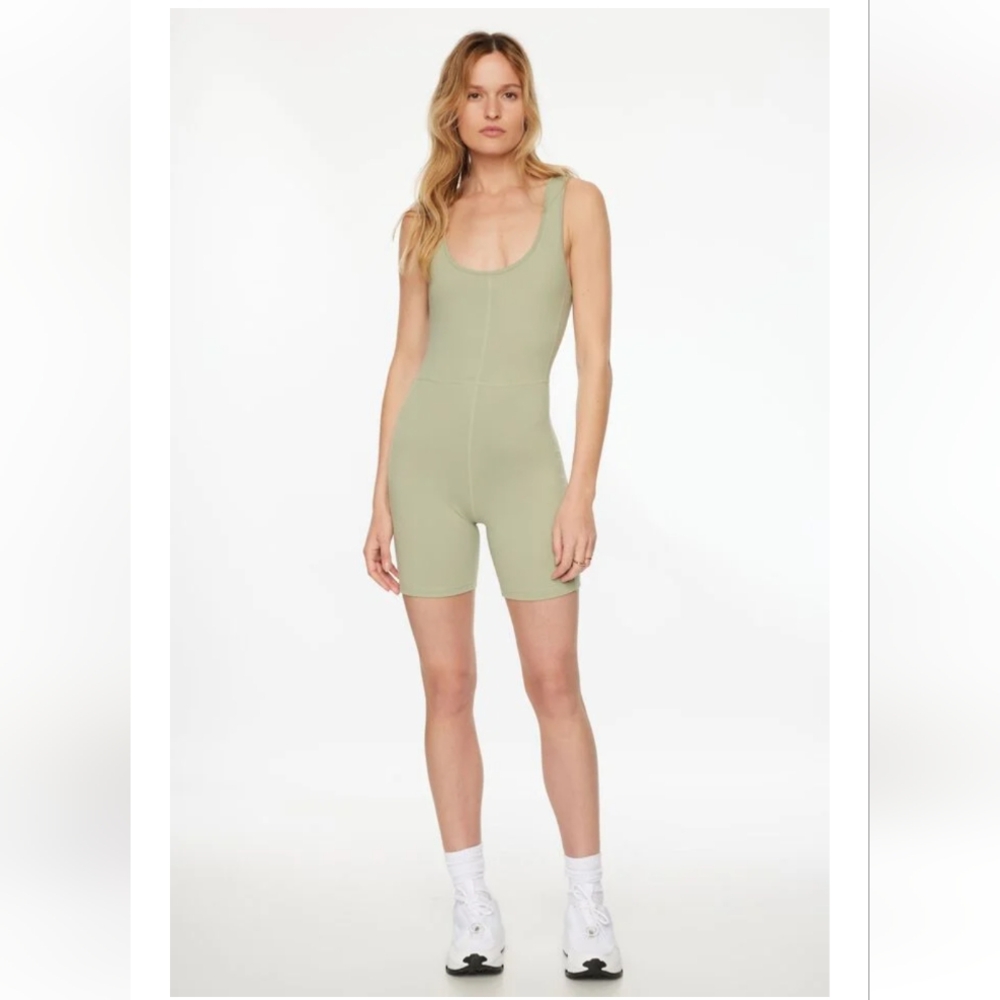 *Sale*Dynamite Rozie Active Romper. - Picture 4 of 4